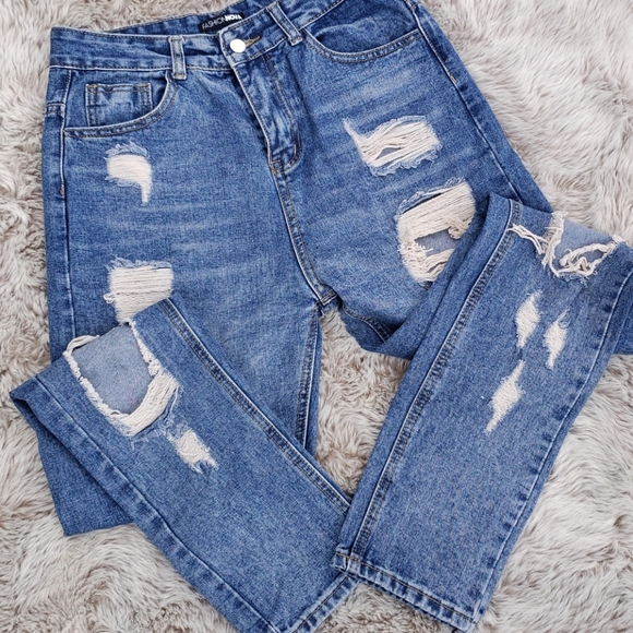 Classic 90’s Bootcut Jeans - Picture 2 of 6